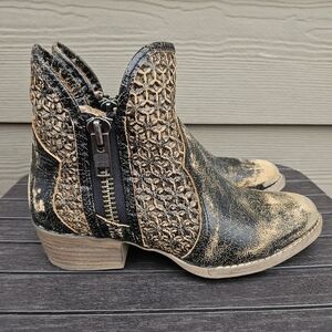 Circle G by Corral Distressed Leather Cutout Side Zip Booties Q5021 Womens Sz 7